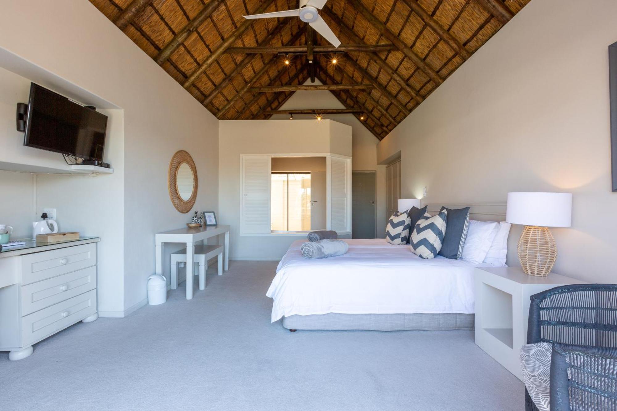 Canal Guest House - Waterfront Boutique Bed & Breakfast - Solar Power St Francis Bay Eksteriør bilde