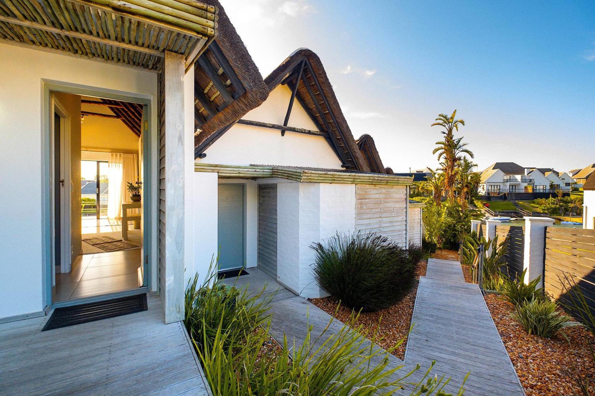 Canal Guest House - Waterfront Boutique Bed & Breakfast - Solar Power St Francis Bay Eksteriør bilde